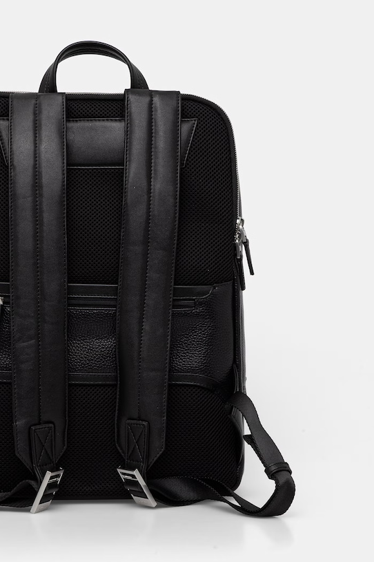 Akcesoria Guess plecak skórzany MONACO HMMOGR.P6145 czarny