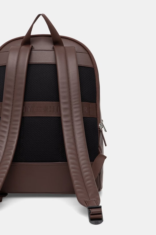 Αξεσουάρ Tommy Hilfiger σακίδιο πόλης ανδρικό από απομίμηση δέρματος AM0AM14137 καφέ