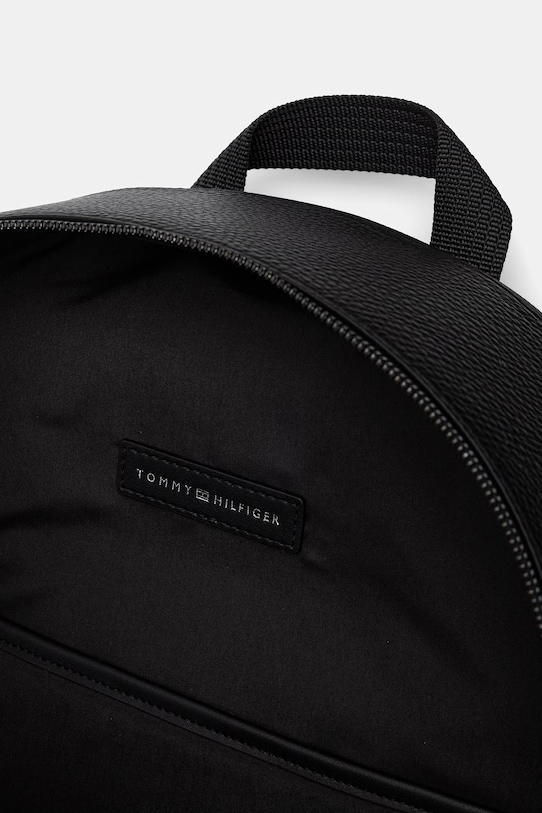Tommy Hilfiger ruksak pánsky z imitácie kože AM0AM14165 čierna