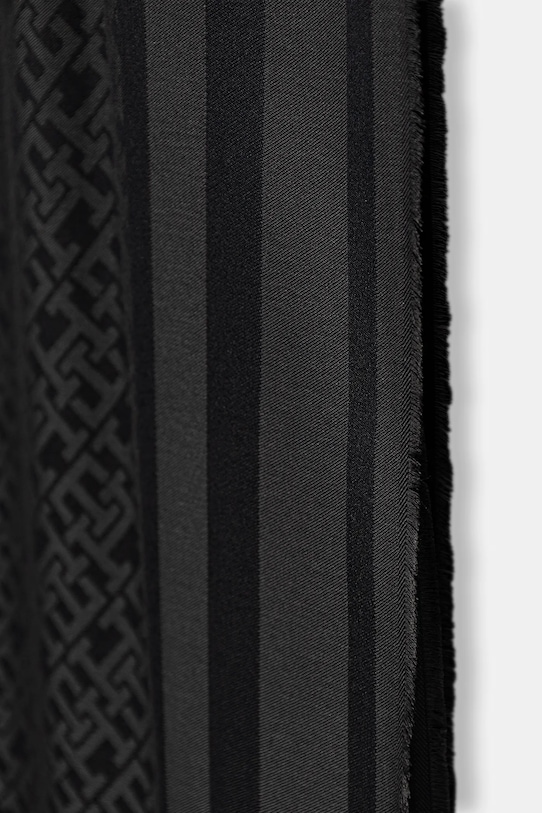 Šal Tommy Hilfiger AW0AW18273 črna SS26