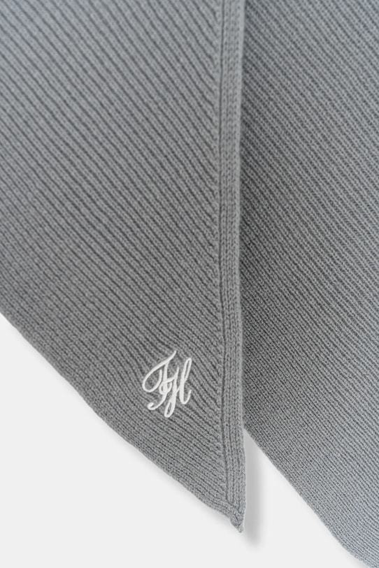 Tommy Hilfiger chusta wełniana AW0AW18516 szary SS26