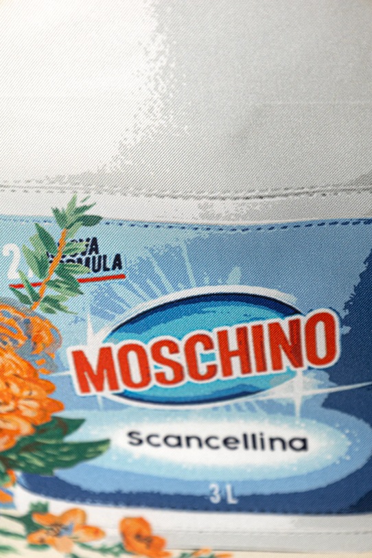 Akcesoria Moschino chusta jedwabna M3378.03549 beżowy