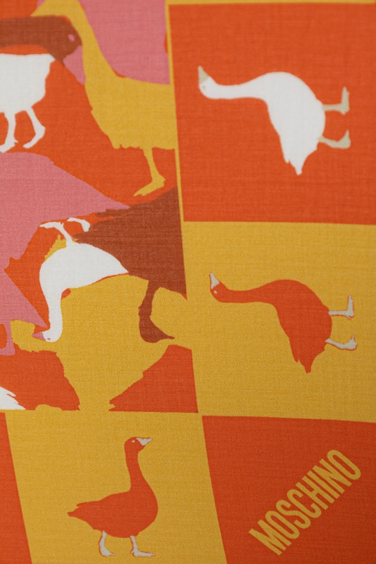 Akcesoria Moschino chusta bawełniana M5872.50207 pomarańczowy