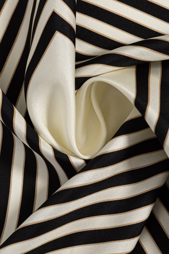 Akcesoria Karl Lagerfeld apaszka damska jedwabna K/AUTOGRAPH B2W33047 czarny