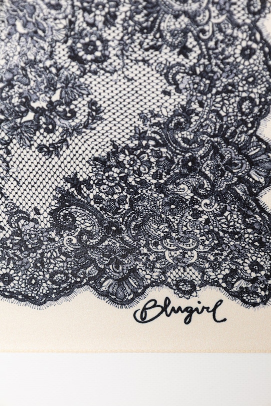 Blugirl Blumarine apaszka damska z jedwabiem NA6023.T490A beżowy SS26