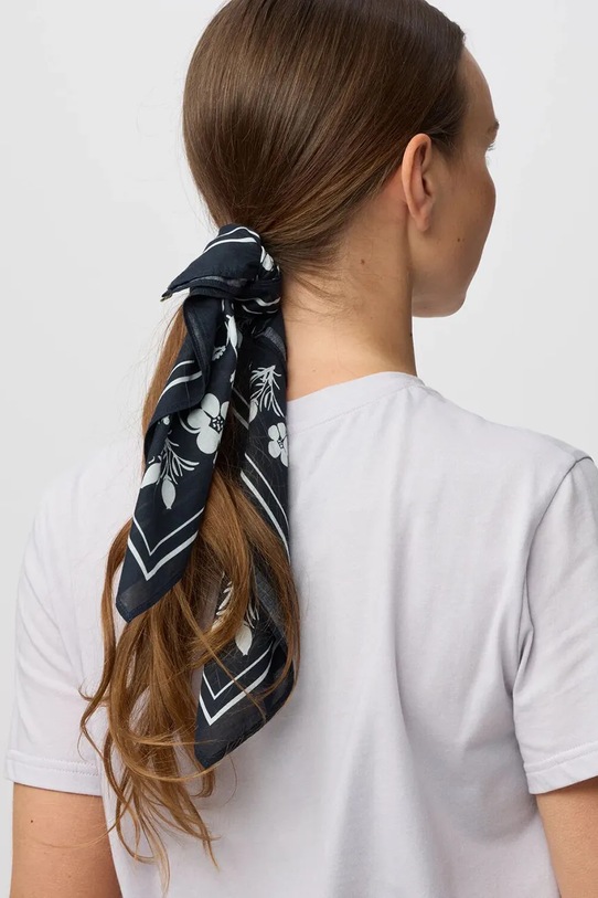 Fjallraven bandana damska bawełniana Fjällblomster F13100236 granatowy