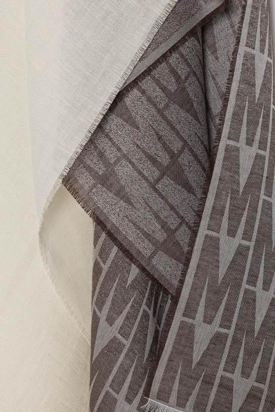 Akcesoria Moschino szal z dodatkiem lnu M5889.50248 beżowy