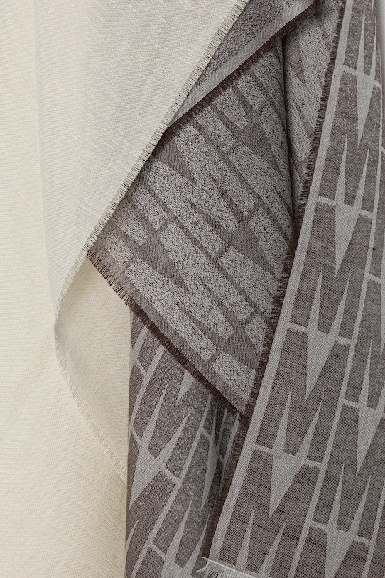 Akcesoria Moschino szal z dodatkiem lnu M5889.50248 beżowy