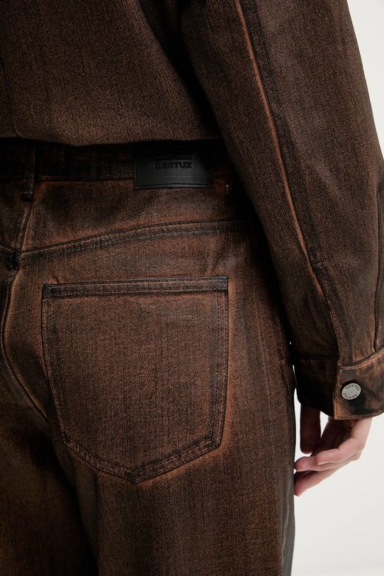 Gestuz jeansy 10910874 brązowy