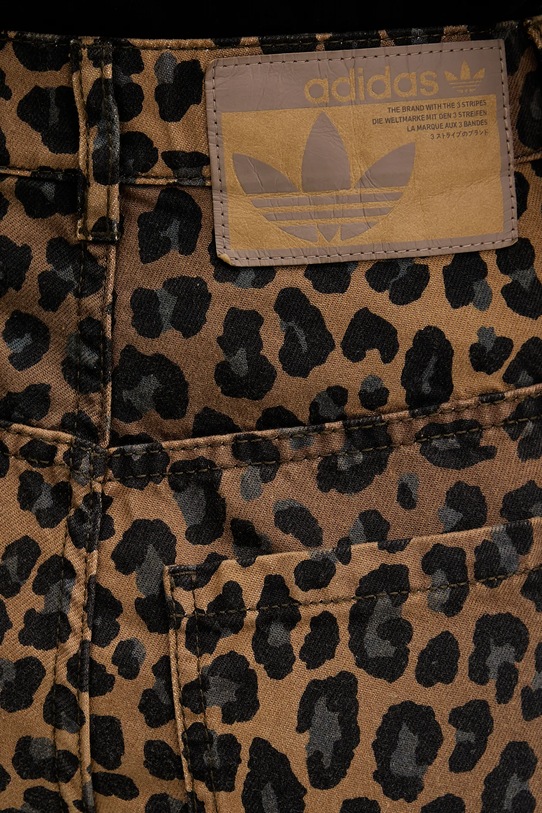 adidas Originals jeansy KA2680 brązowy