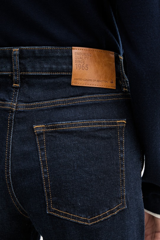 United Colors of Benetton jeansy flare damskie granatowy 4IMHDE00F