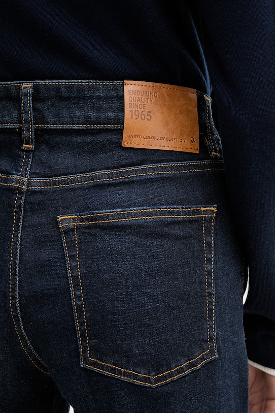 United Colors of Benetton jeansy flare damskie granatowy 4IMHDE00F