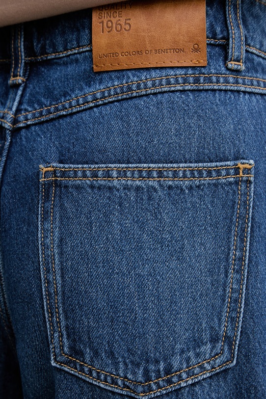 United Colors of Benetton Jeansy relaxed fit damskie niebieski 4IKGDE02Q