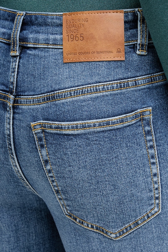 United Colors of Benetton jeansy wide leg damskie niebieski 4SRNDE02O