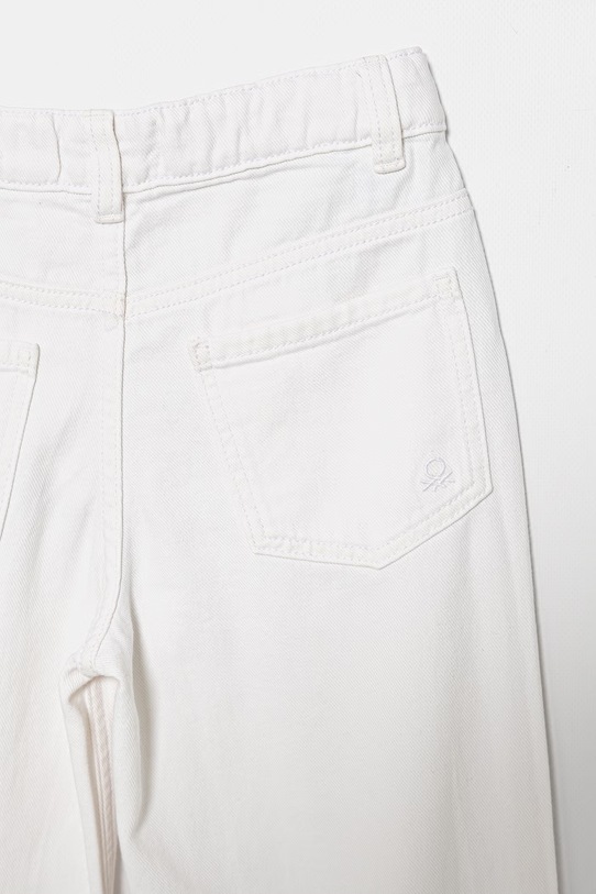 Dievča United Colors of Benetton rifle rovné detské 4PYACE04P.G.Stagionale biela