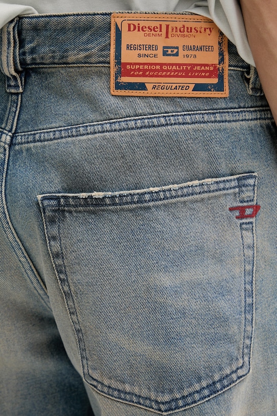 Diesel jeansy tapered męskie 2024 D-MACS L.32 niebieski A18974.09N30