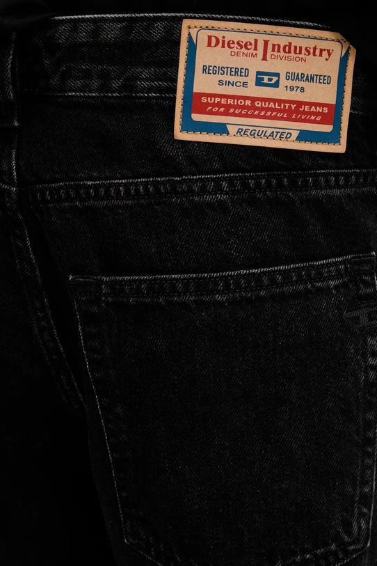 Diesel jeansy relaxed fit męskie 2024 D-MACS L.32 czarny A18974.09P09