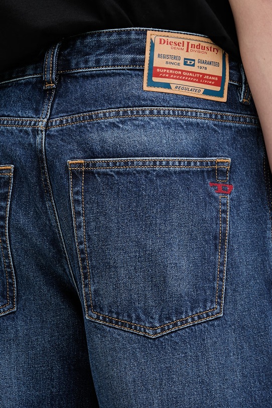 Diesel jeansy tapered męskie 2024 D-MACS L.32 niebieski A18976.09I27