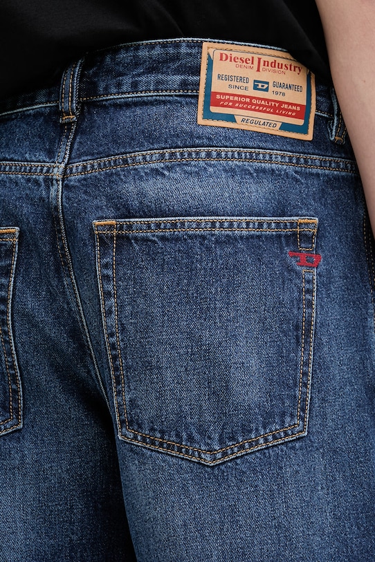 Diesel jeansy tapered męskie 2024 D-MACS L.32 niebieski A18976.09I27