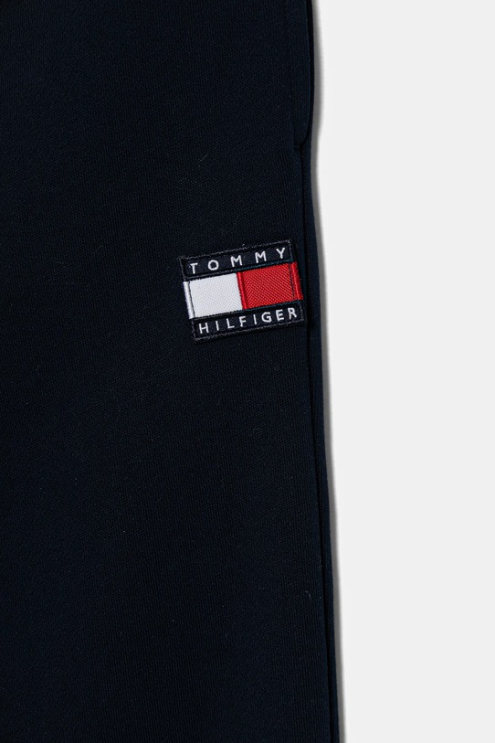 Chłopiec Tommy Hilfiger spodnie dresowe dziecięce KS0KS00715.128.176.PPY2 granatowy