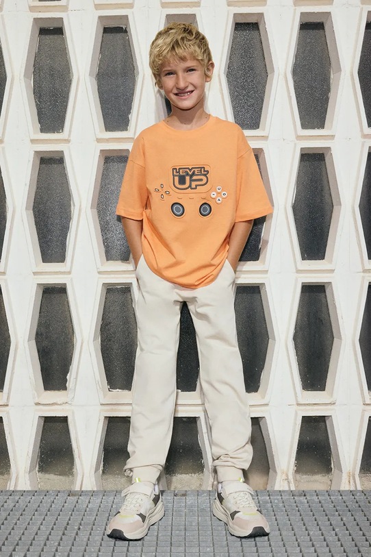 Mayoral spodnie dresowe dziecięce z elastanem beżowy 744.7D.Junior.PPY2