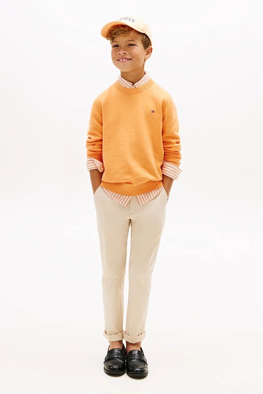 Chłopiec Tommy Hilfiger spodnie chinos dziecięce z bawełną KB0KB09638.104.122.PPY2 beżowy