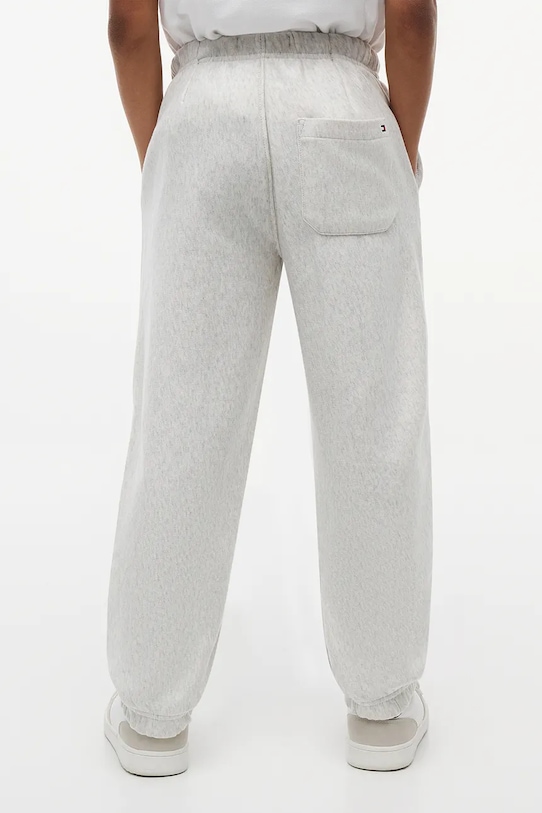 Chłopiec Tommy Hilfiger spodnie joggery dziecięce z bawełną KB0KB10254.128.176.PPY2 szary