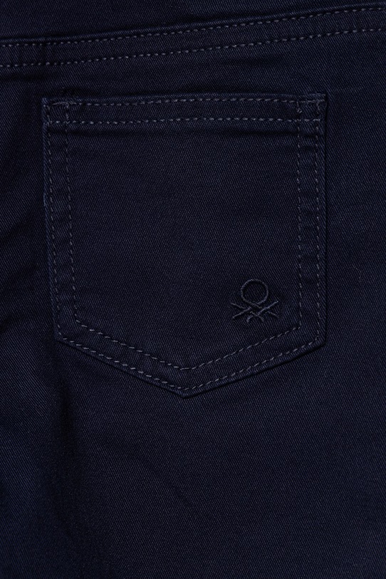Chłopiec United Colors of Benetton spodnie dziecięce bawełniane z elastanem 4TCGGE009.P.Riproposto granatowy