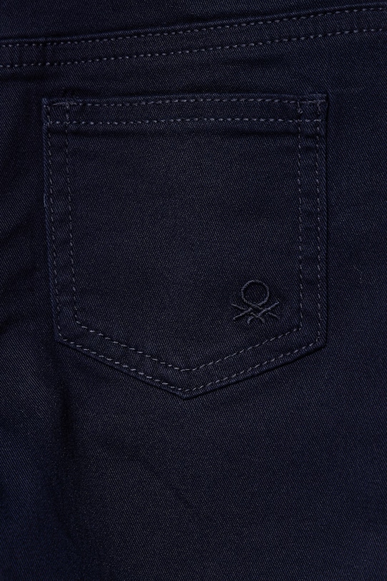 Chłopiec United Colors of Benetton spodnie dziecięce bawełniane z elastanem 4TCGGE009.P.Riproposto granatowy