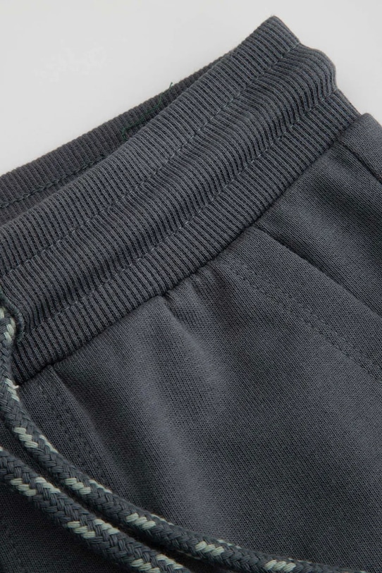 CHLAPEC Coccodrillo dětské bavlněné tepláky WC6120104NBK šedá