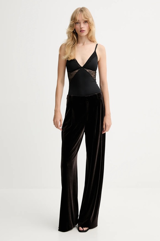 Gestuz spodnie welurowe 10910718 brązowy SS26