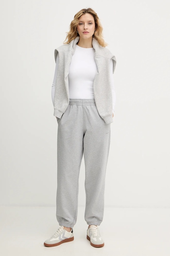 Calvin Klein Jeans spodnie dresowe LV047E826G szary SS26