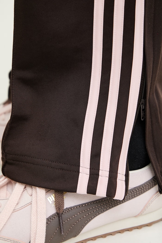 adidas Originals spodnie dresowe Firebird Classic brązowy KC6563