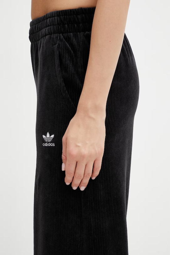 adidas Originals Essentials pantaloni da tuta da donna nero KE1113