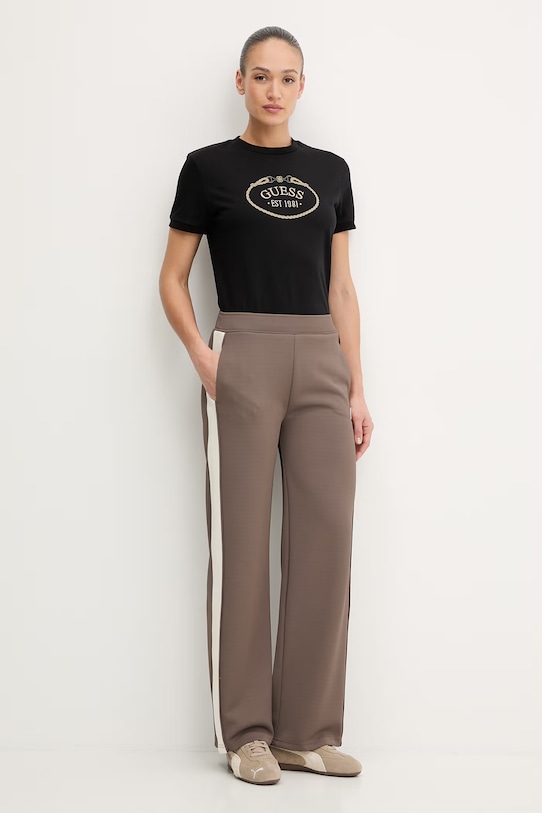 Guess spodnie dresowe MARLENE V6RB10.KCYF2 brązowy SS26