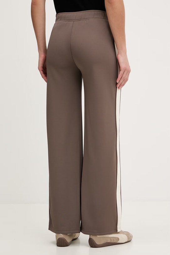 Odzież Guess spodnie dresowe MARLENE V6RB10.KCYF2 brązowy