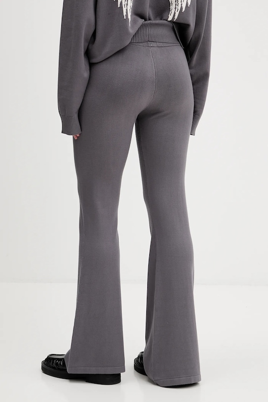 Ρούχα Παντελόνι φόρμας Guess Originals W6RB63.Z2V62 γκρί