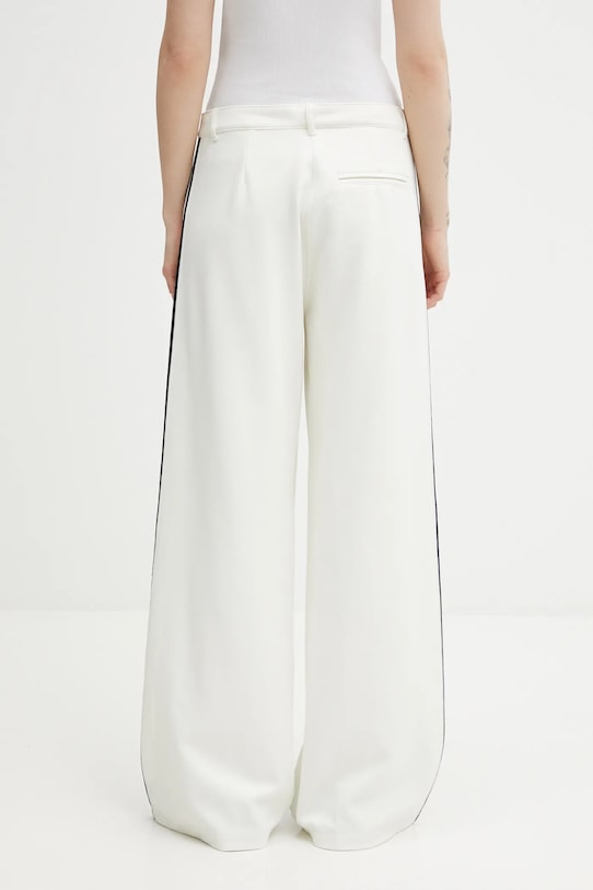 Odzież adidas Originals spodnie dresowe Manager Pants KC9089 beżowy