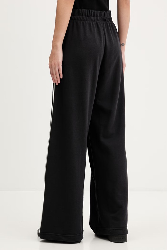 Odzież adidas spodnie dresowe KC3933 czarny