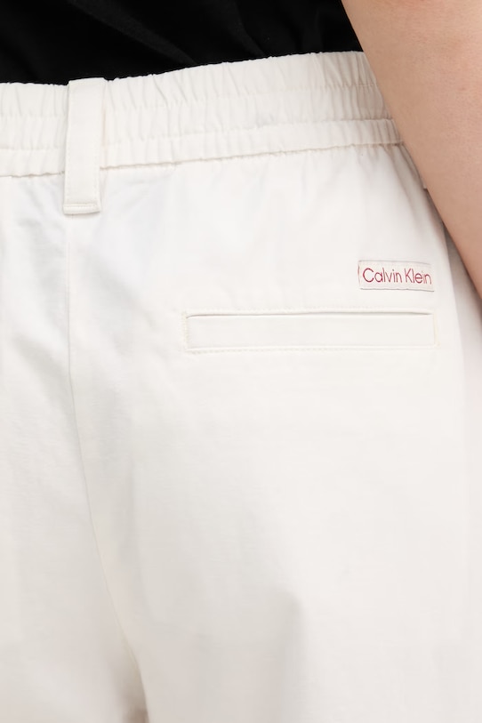 Calvin Klein Jeans hlače za žene s pamukom bež LV047F623G