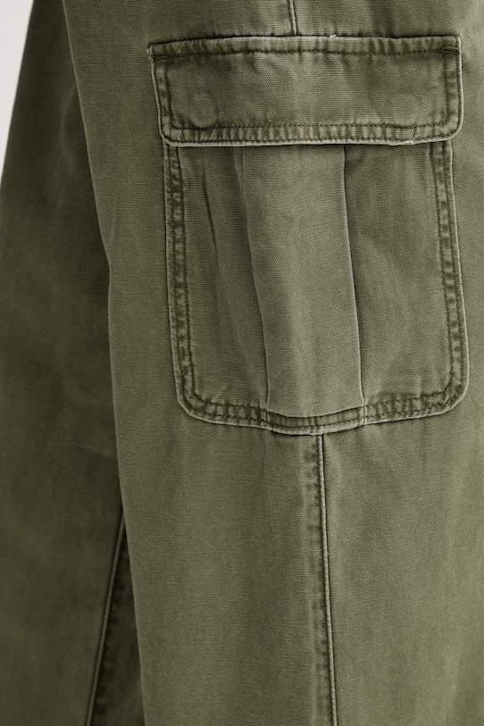 Levi's Cargo hlače ženske bombažne SUPERLOW LOOSE CARGO ND zelena 005FX.0000