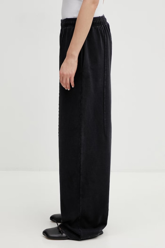 VETEMENTS spodnie dresowe bawełniane ME76SP204B czarny SS26