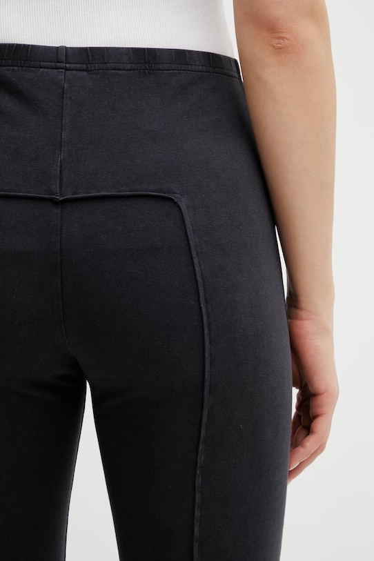 VETEMENTS szorty Capri czarny WE76SP519B