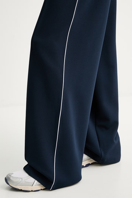 Guess donji dio trenirke za žene SARAH mornarsko plava V6GB03.K2918