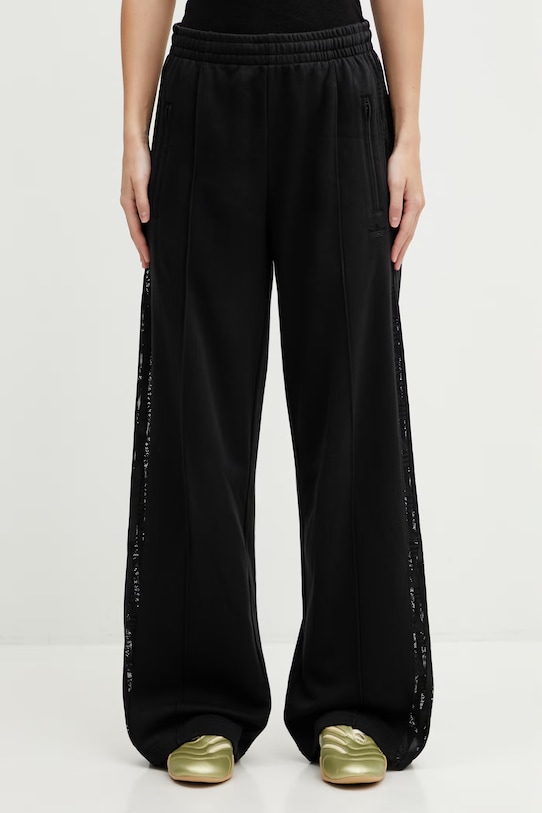 Спортен панталон adidas Originals FIREBIRD LACETP щампа черен KD0351