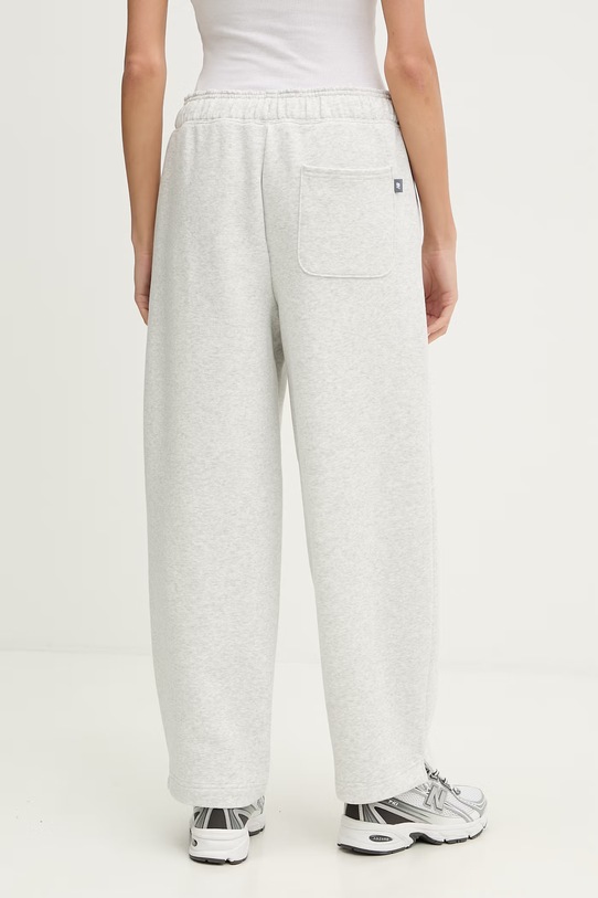 Odzież New Balance spodnie dresowe damskie Fleece WB61W1DZAHH szary