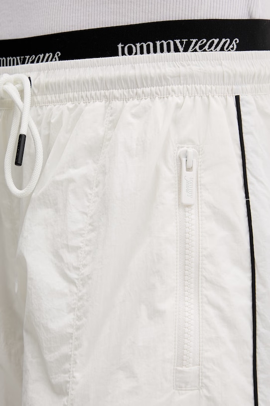 Tommy Jeans kalhoty dámské bílá DW0DW22289