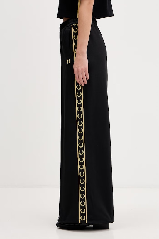 Fred Perry spodnie dresowe dzianina czarny T2106