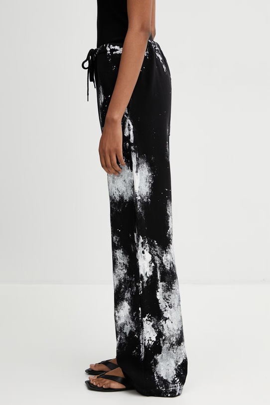 MM6 Maison Margiela spodnie dresowe bawełniane damskie S62KB0263.M25014 czarny SS26