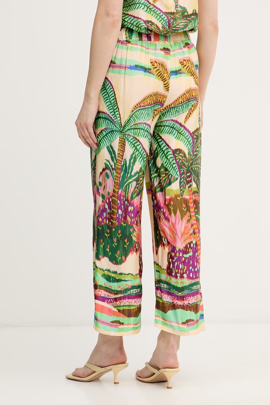 Дрехи Lola Casademunt панталон тип кюлоти дамски от вискоза LS2614013 зелен